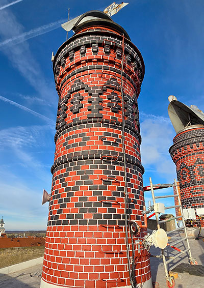 hotové práce na cihlovém komínu